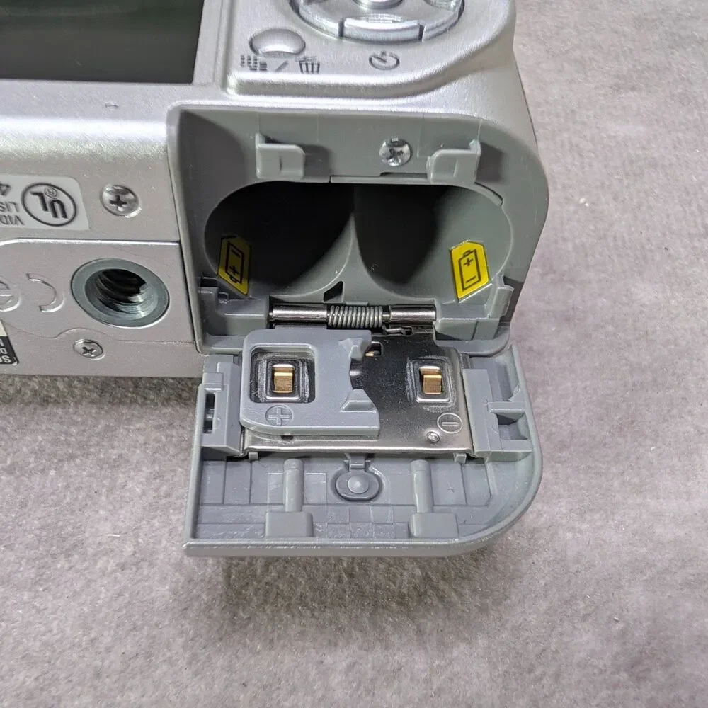 Sony Cyber-shot DSC-W1 5.1MP Digital Camera w/ 256MB Card & Lowepro Case Tested
